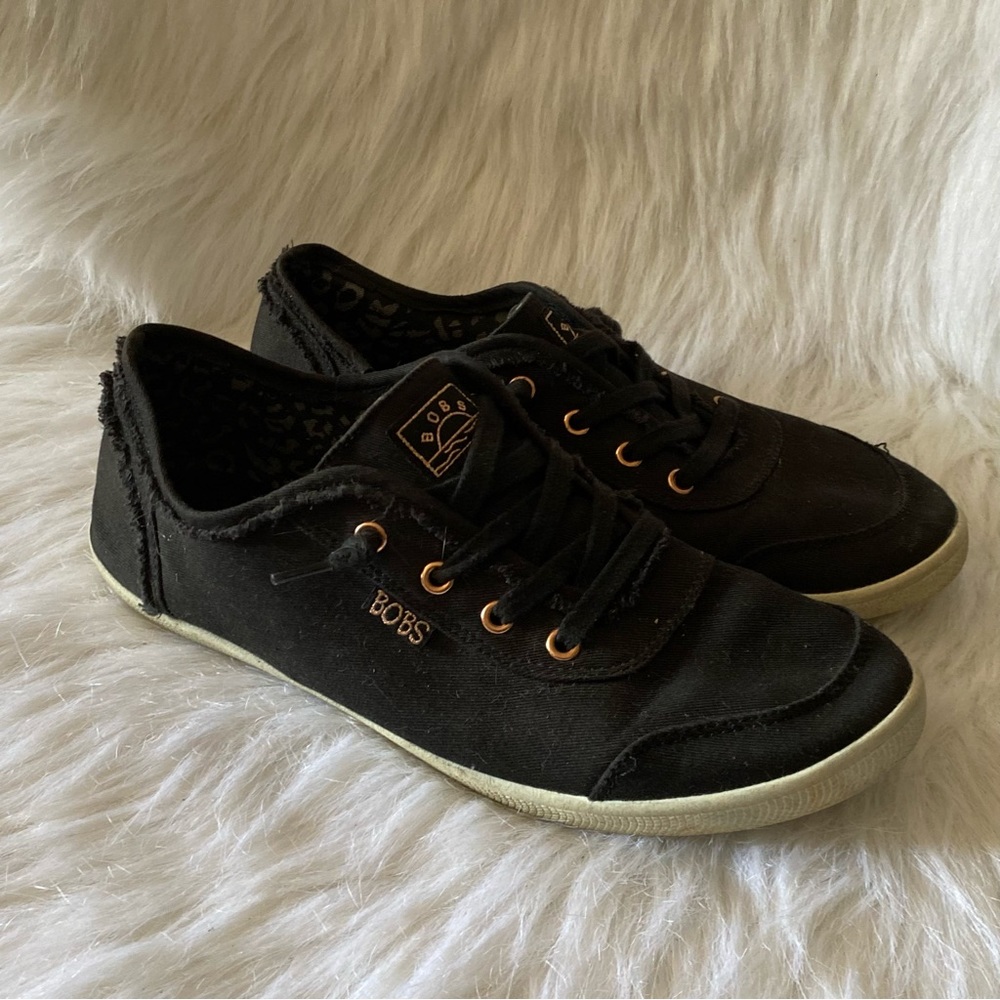 Bobs From Skechers Shoes Women’s Size 8 Black Lace Slip On Sneaker